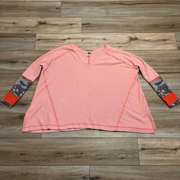 Women's We the Free Camo Cuff Waffle Knit Top SZ Large Thermal Oversized Pink - Picture 1 of 11